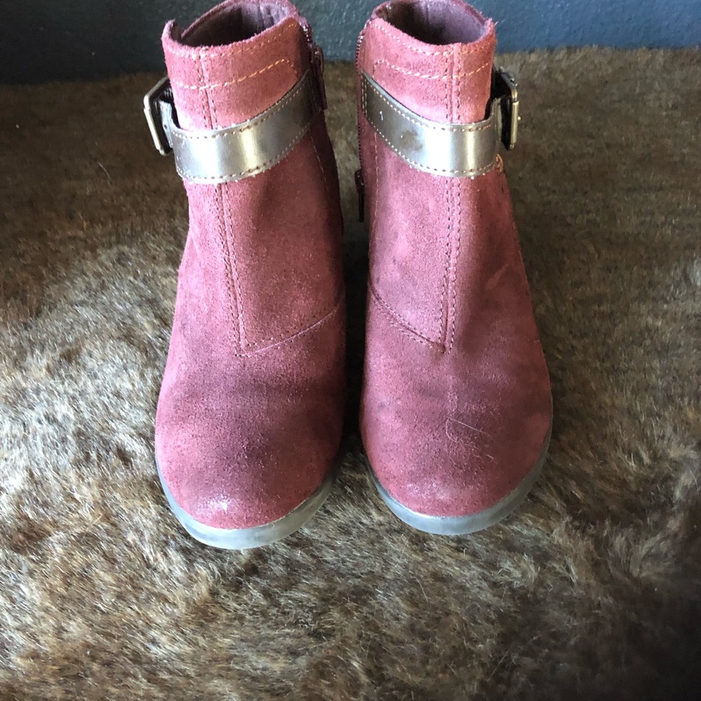 Boots - Picture 2 of 8
